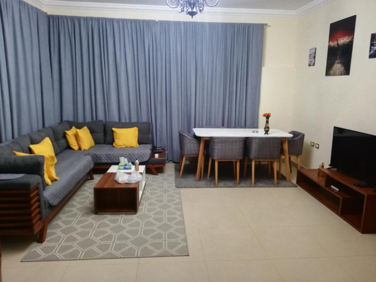 Hidden Gem With Pool Access In New Cairo Apartment Екстериор снимка